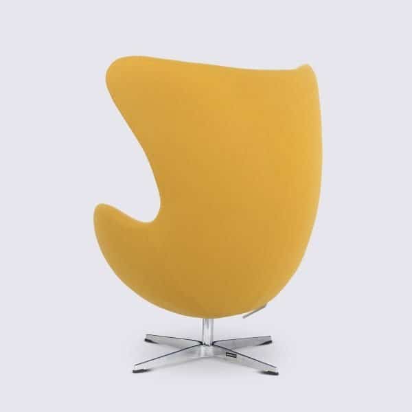 fauteuil egg jacobsen design pivotant en cachemire jaune imitation egg chair arne jacobsen