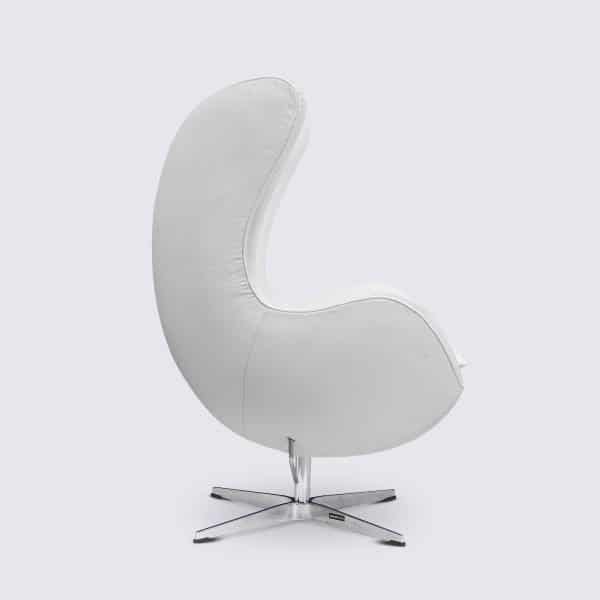 fauteuil egg chair moderne pivotant oeuf cuir blanc copie fauteuil arne jacobsen