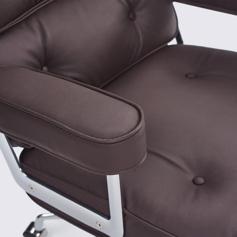 chaise de bureau confort moderne design ergonomique en cuir marron foncé copie eames lobby ES104 avec roulette